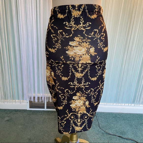 Boohoo Floral Print Dress - Picture 10 of 16